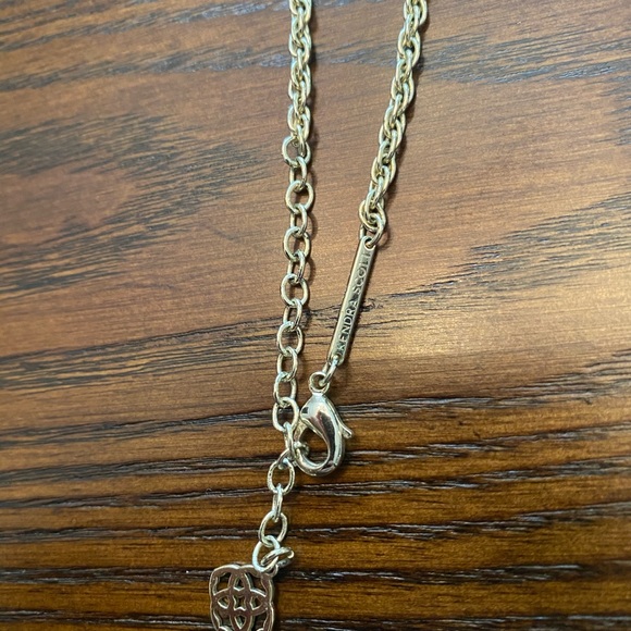 Kendra Scott Rayne Lonng Pendant Necklace Maroon - Picture 4 of 5